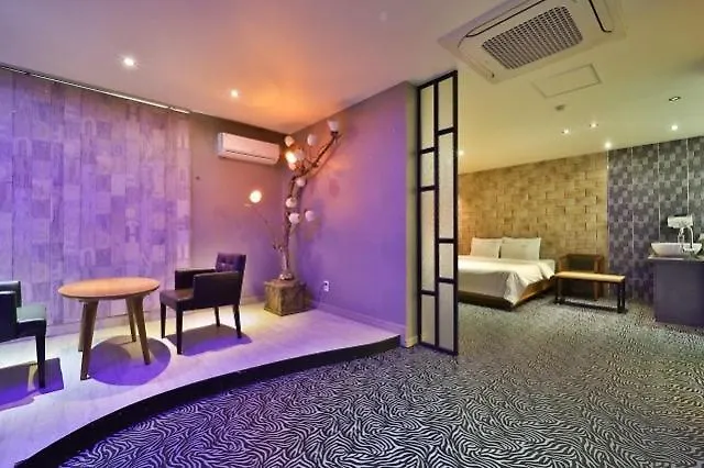 Motel Songdo Pinehill