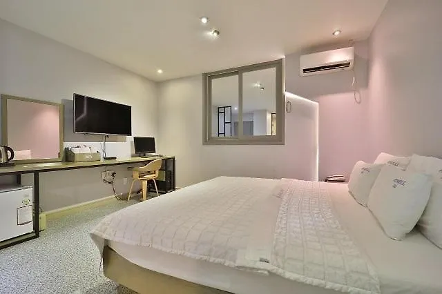 Motel Songdo Pinehill